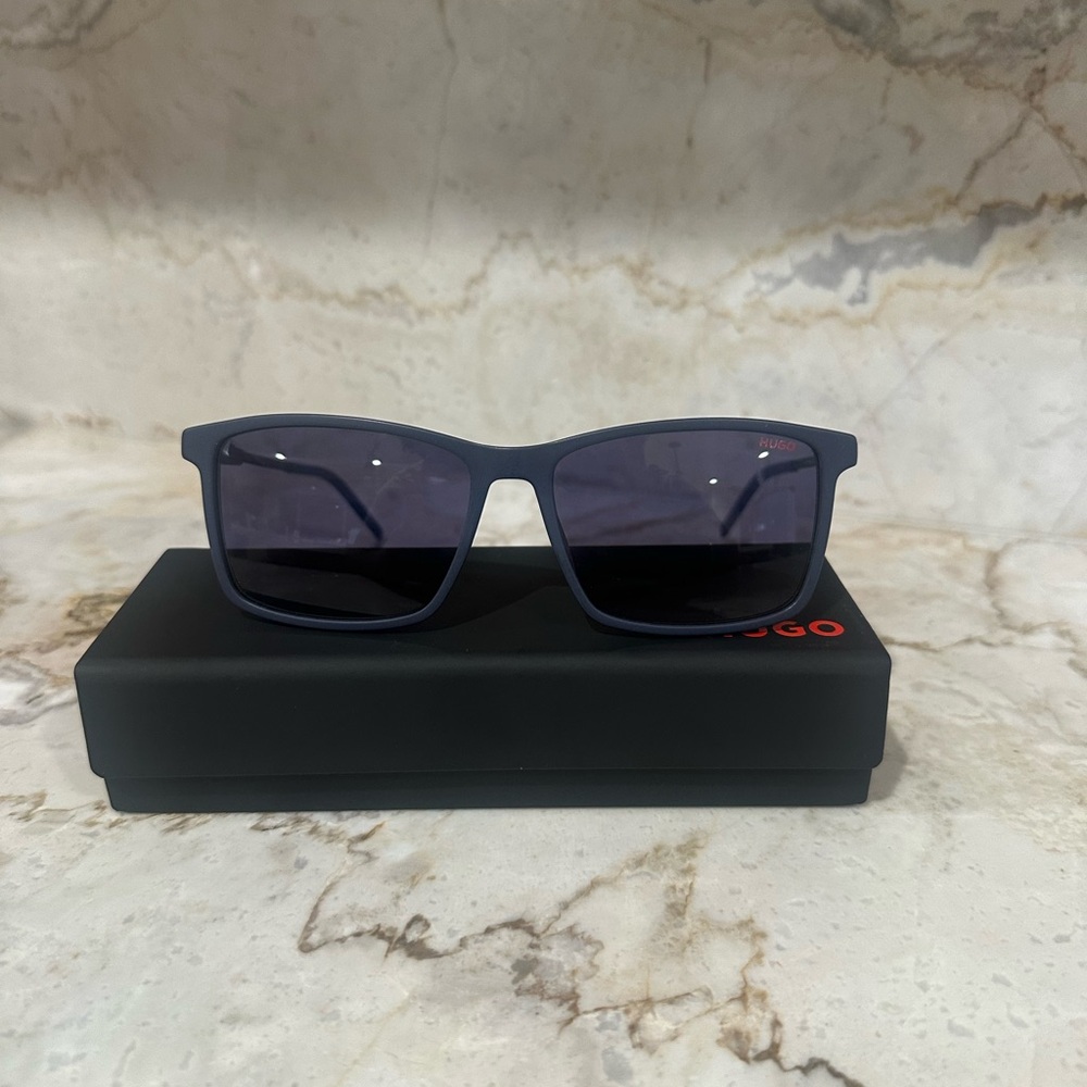 HUGO HG 1099S FLL Blue & Red Men’s Sunglasses NWT